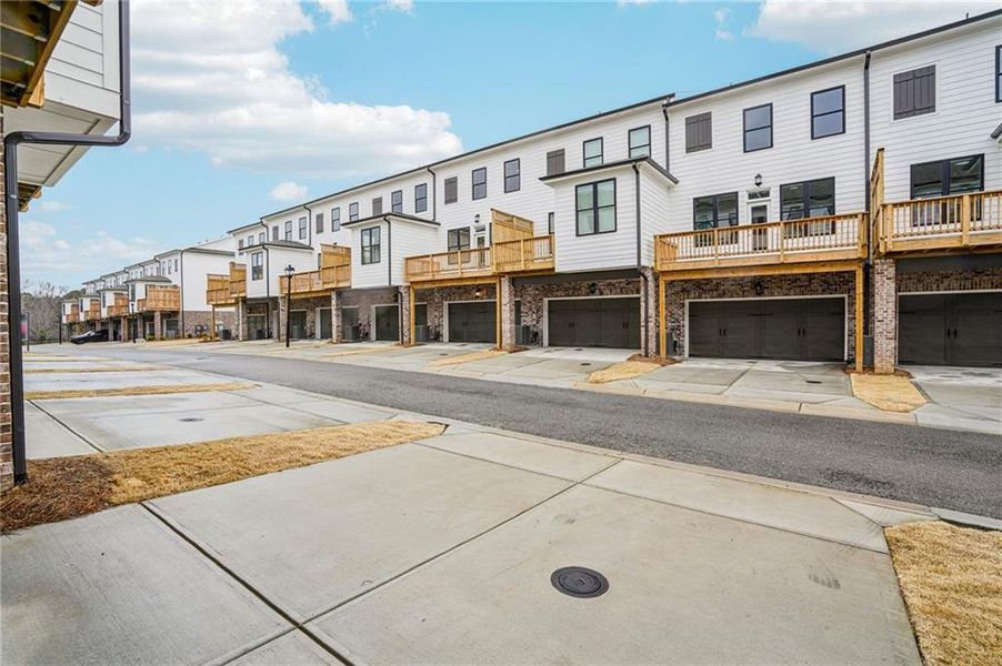 Image 44 of a home in Millcroft Townhomes.