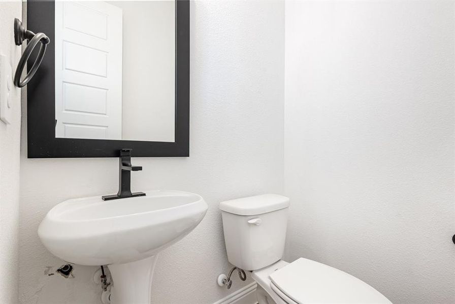 Furnished interior view inside a new home in Sagebrush Addition, Midlothian (Image 8).