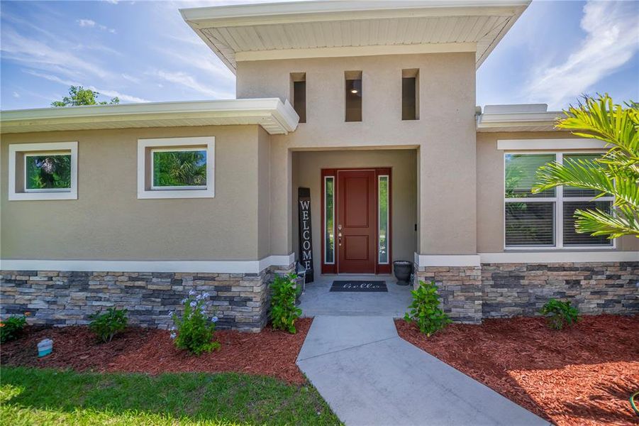 Exterior details and patio area of a home in , North Port (Image 3).