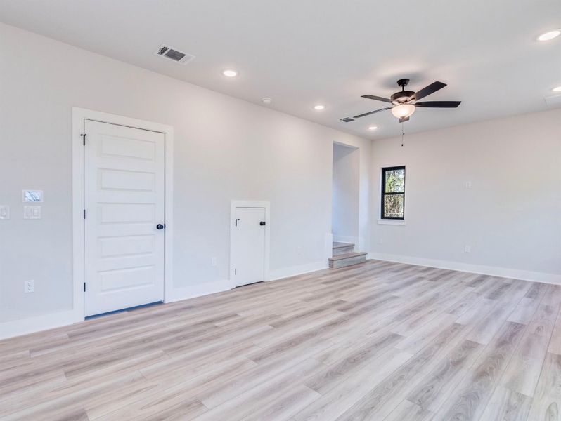 Spacious, unfurnished interior of a new home in , Austin (Image 12).