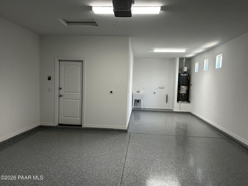 Spacious, unfurnished interior of a new home in North Ridge at Pronghorn Ranch, Prescott Valley (Image 35).