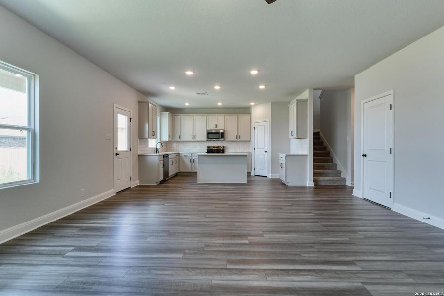 Spacious, unfurnished interior of a new home in Saddlebrook Ranch, Schertz (Image 16).