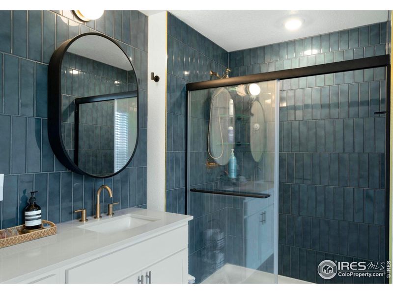The FULLY UPGRADED ensuite bath is a true retreat. The FULLY UPGRADED ensuite bath is a true retreat.