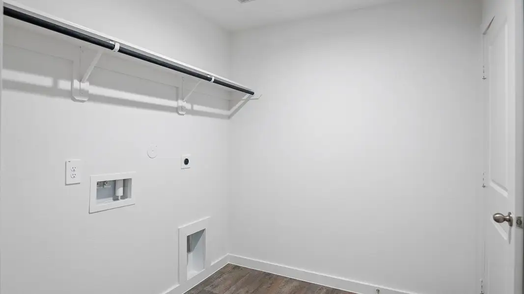 Spacious, unfurnished interior of a new home in Tamarron, Fulshear (Image 20).