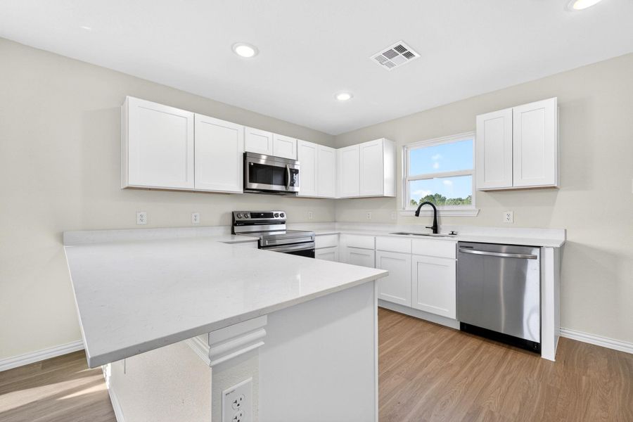 Furnished interior view inside a new home in , Temple (Image 7).