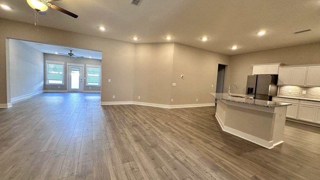 Spacious, unfurnished interior of a new home in Veterans Cove, Murfreesboro (Image 27).