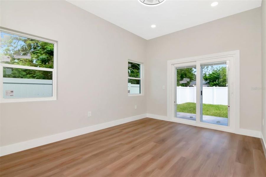 Spacious, unfurnished interior of a new home in , Gulfport (Image 35).