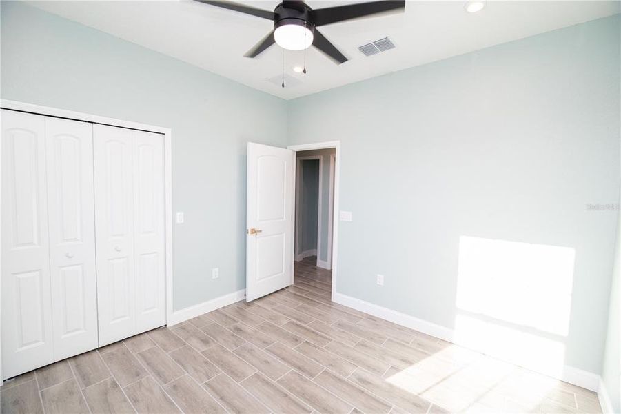 Spacious, unfurnished interior of a new home in , Lake Wales (Image 37).