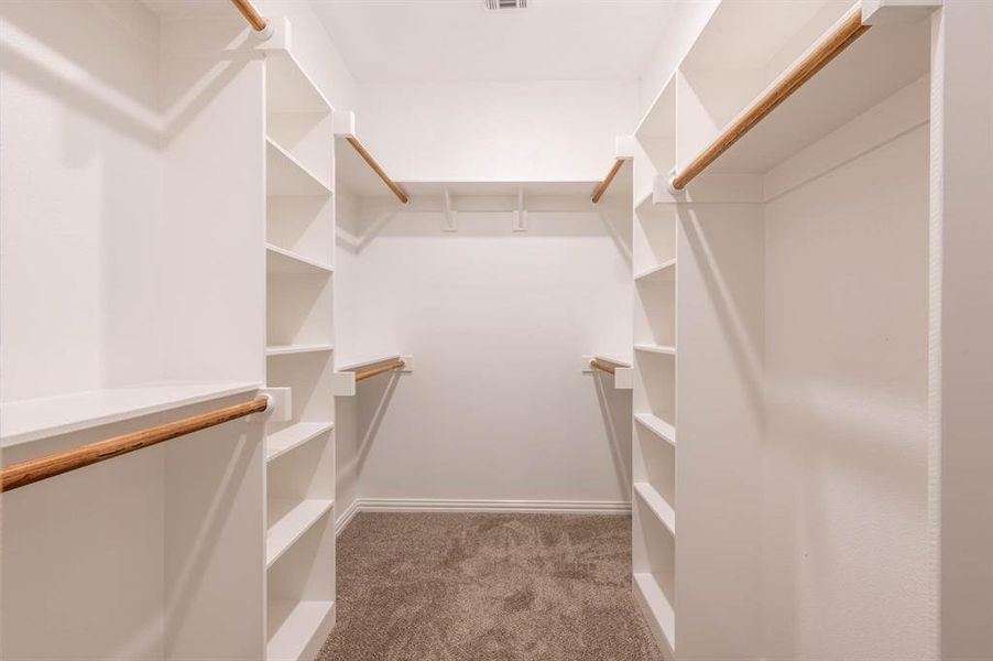 Spacious, unfurnished interior of a new home in Trails of Fossil Creek, Fort Worth (Image 23).