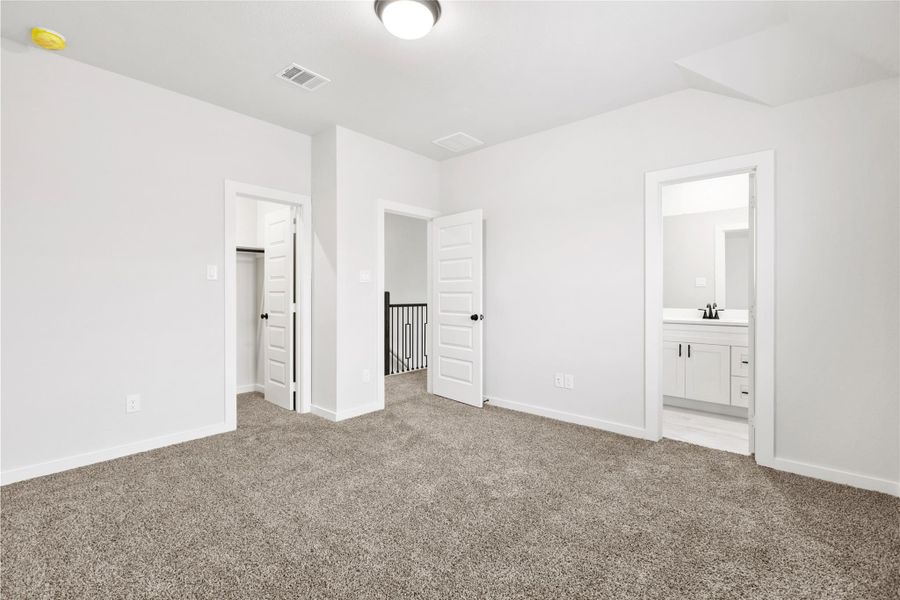 Spacious, unfurnished interior of a new home in Glendale Lakes, Rosharon (Image 13). Spacious, unfurnished interior of a new home in Glendale Lakes, Rosharon (Image 13).