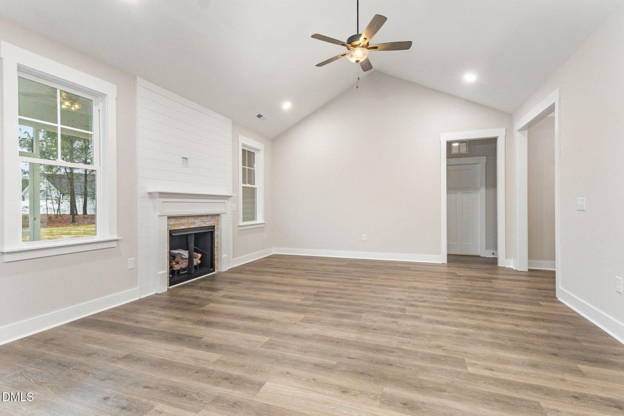 009_kv0a0838-edit_718