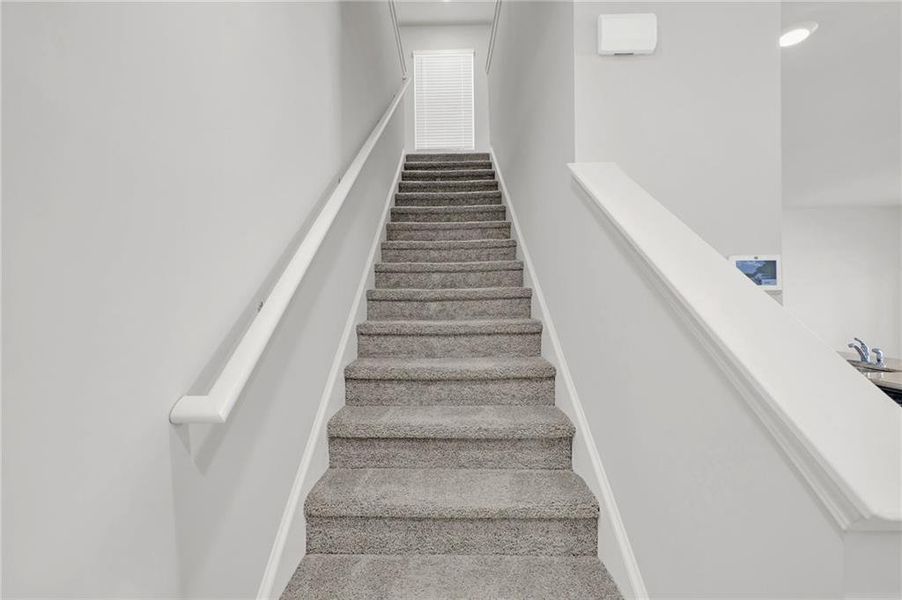 Spacious, unfurnished interior of a new home in , Jasper (Image 19).