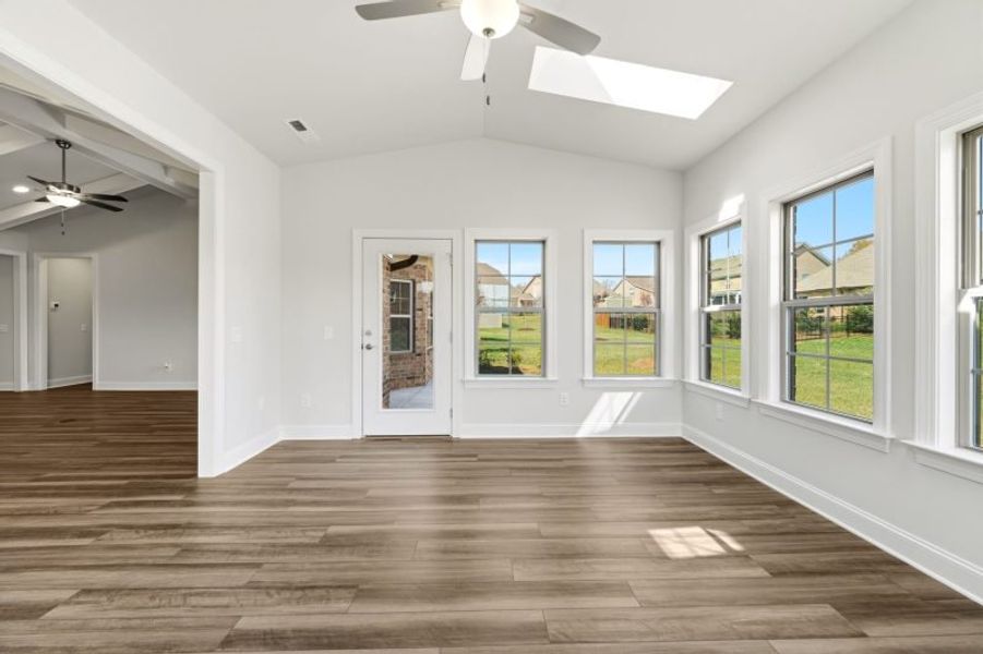 Spacious, unfurnished interior of a new home in Weybridge, Burlington (Image 46).
