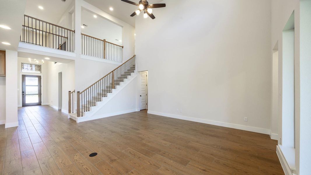 Spacious, unfurnished interior of a new home in Wolf Ranch, Georgetown (Image 15).
