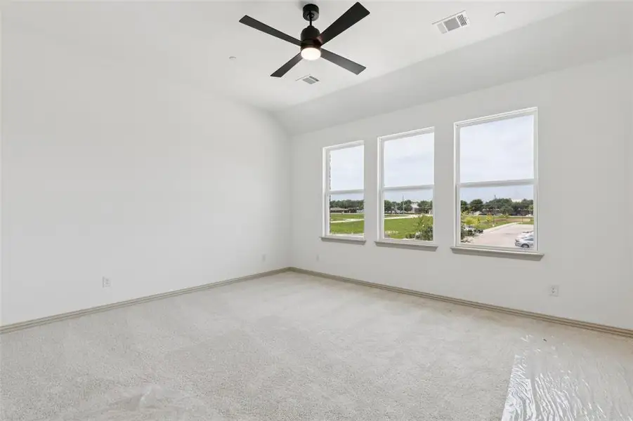 Spacious, unfurnished interior of a new home in The Village at Midtowne, Midlothian (Image 10).