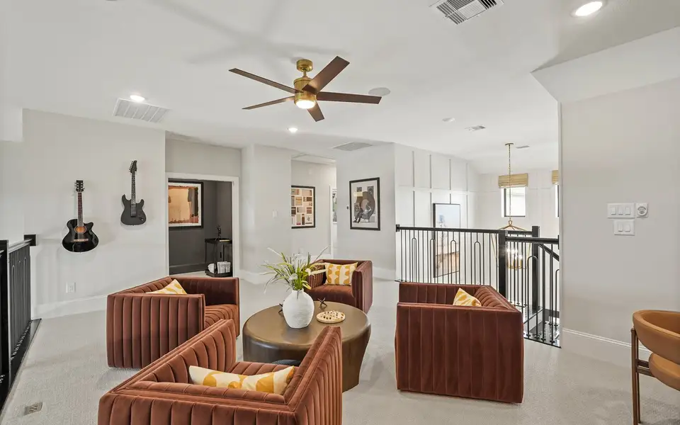 Representative furnished interior of a home built from the Hayden by Brookfield Residential in Midline, Webster (Image 8).