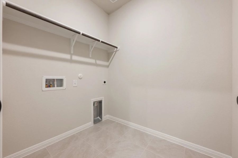 Spacious, unfurnished interior of a new home in Patterson Ranch, Georgetown (Image 37).