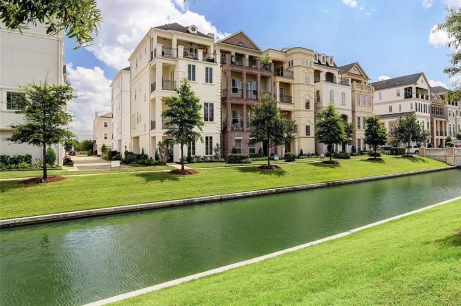 Scenic canals and walkways wind through Somerset Green, one of Houston’s best-kept secrets. This stunning 24-hour guard-gated community offers European-inspired charm and serene living, making every day feel like a getaway.