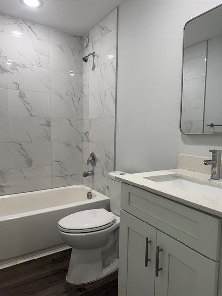 Furnished interior view inside a new home in , Ocala (Image 8).