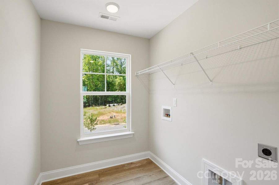 Spacious, unfurnished interior of a new home in Enclave at Riverdale, Huntersville (Image 29).
