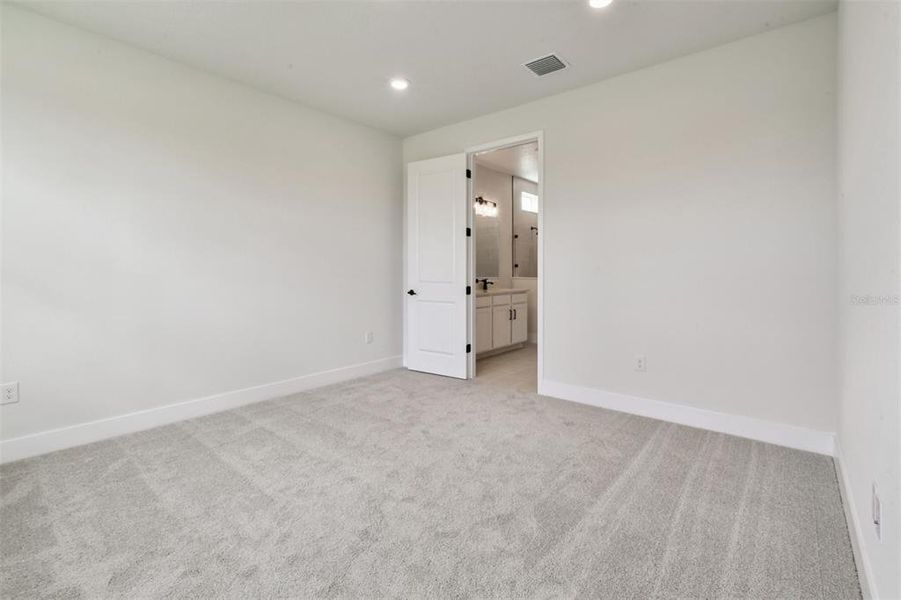 Spacious, unfurnished interior of a new home in Chapel Crossings - Garden Series, Wesley Chapel (Image 23).