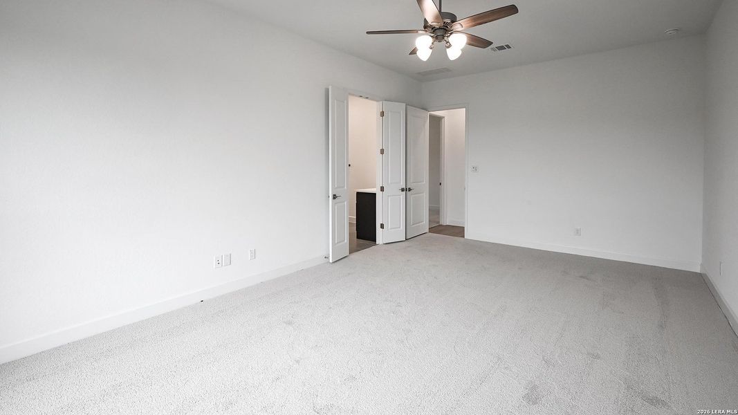 Spacious, unfurnished interior of a new home in Mayfair, New Braunfels (Image 18).