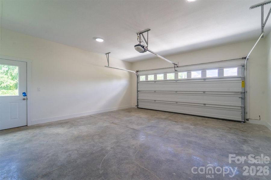 Spacious, unfurnished interior of a new home in , Waynesville (Image 15).