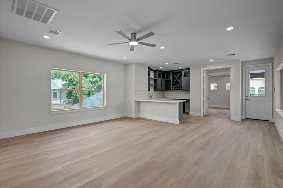 Spacious, unfurnished interior of a new home in , Spring (Image 37).
