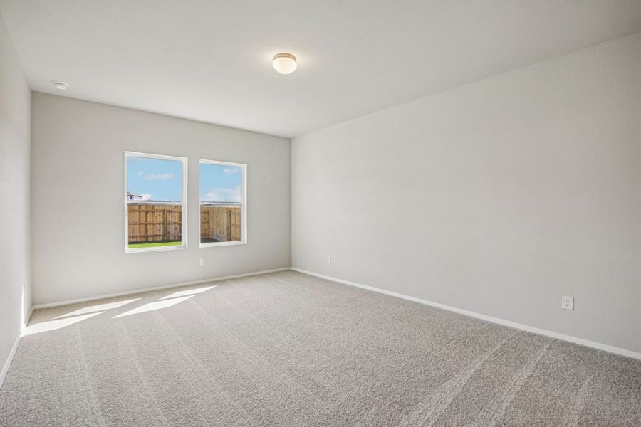Spacious, unfurnished interior of a new home in Cloverleaf, Austin (Image 22).