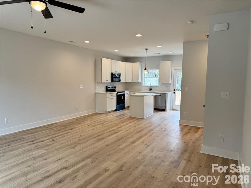 Spacious, unfurnished interior of a new home in , Gastonia (Image 14).