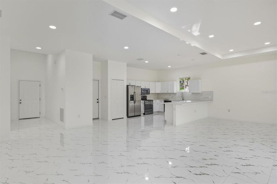 Spacious, unfurnished interior of a new home in , Punta Gorda (Image 25). Spacious, unfurnished interior of a new home in , Punta Gorda (Image 25).