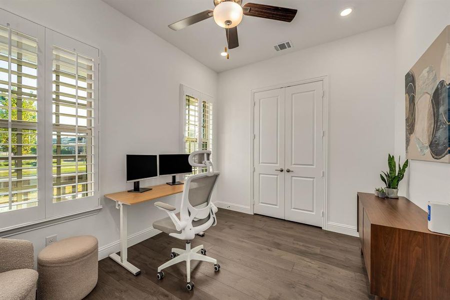 Furnished interior view inside a new home in Fields Villas - Darling Homes, Frisco (Image 16). Furnished interior view inside a new home in Fields Villas - Darling Homes, Frisco (Image 16).