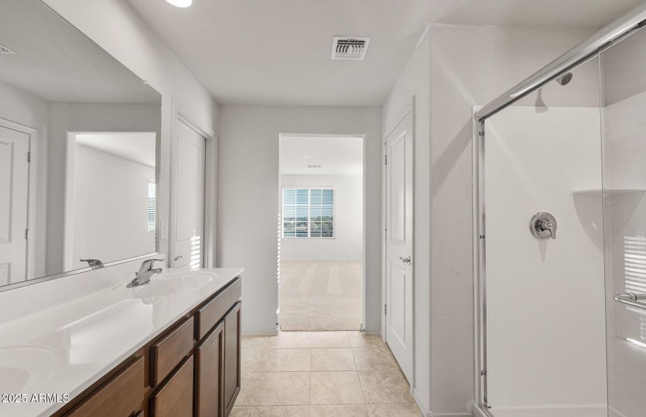 Owner's Bathroom Owner's Bathroom