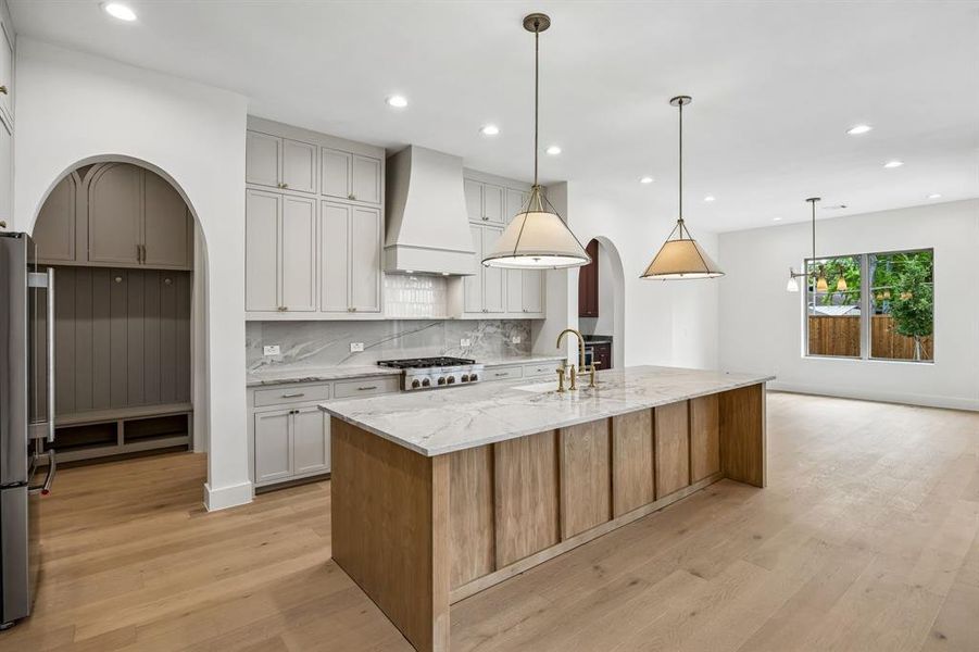 Furnished interior view inside a new home in , Dallas (Image 9).