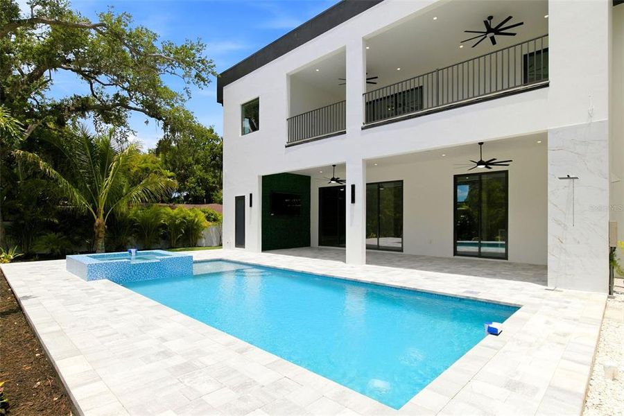 Exterior details and patio area of a home in , Sarasota (Image 3).