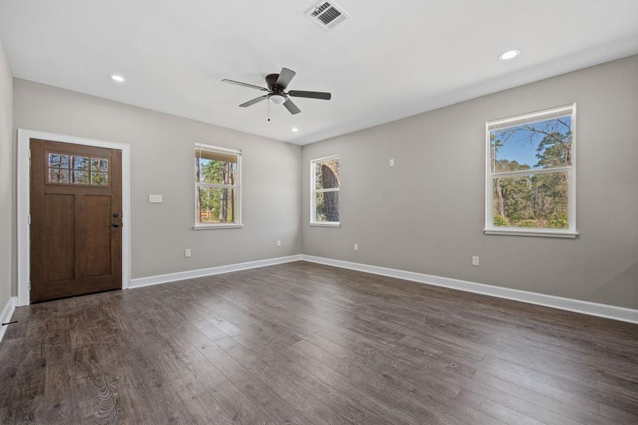 Spacious, unfurnished interior of a new home in , Shepherd (Image 14).