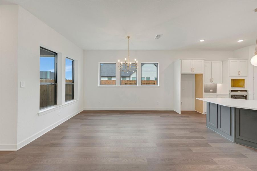 Spacious, unfurnished interior of a new home in Riceland - Enclave Row Collection, Mont Belvieu (Image 15).