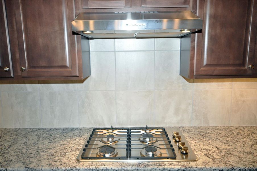 Close-up of interior finishes inside a home in Pedregal, League City (Image 15). Close-up of interior finishes inside a home in Pedregal, League City (Image 15).