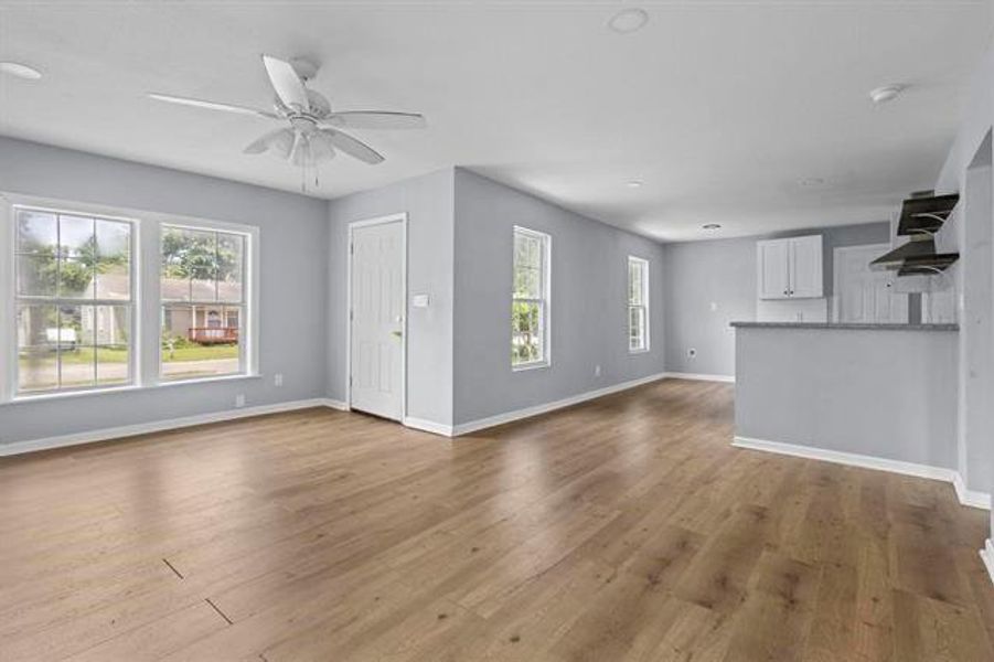 Spacious, unfurnished interior of a new home in , Beaumont (Image 8).