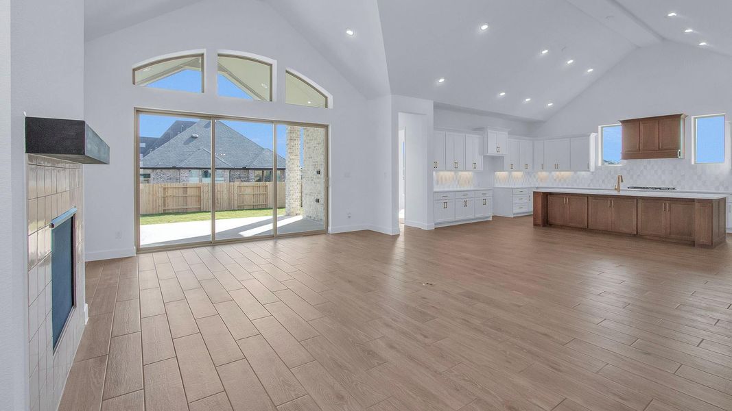 Spacious, unfurnished interior of a new home in Briarley 70', Montgomery (Image 14).