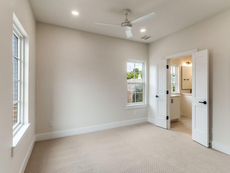 Spacious, unfurnished interior of a new home in , Dallas (Image 13).