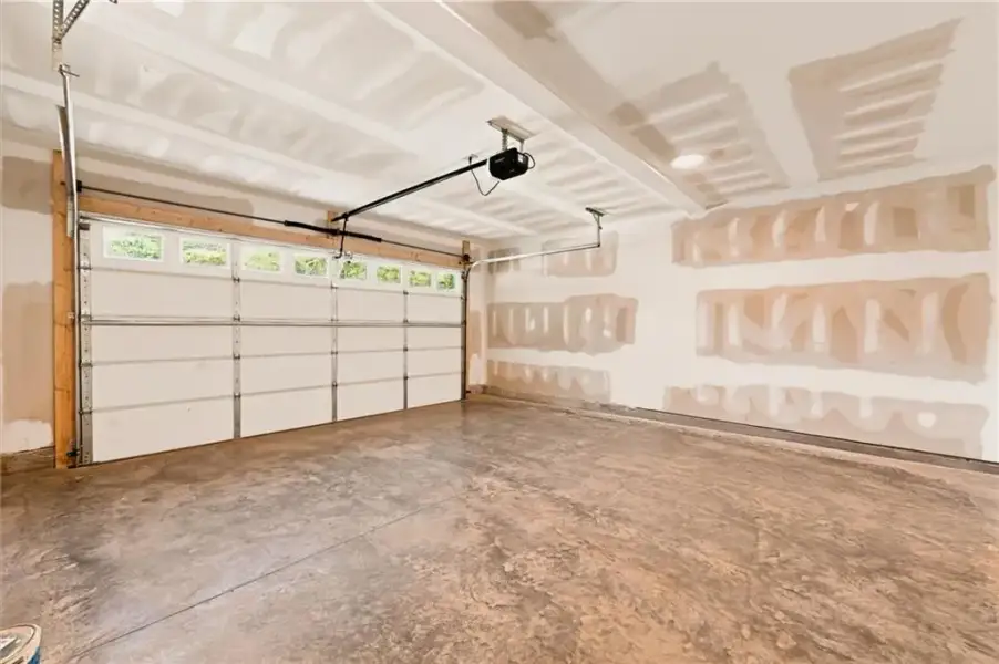 Spacious, unfurnished interior of a new home in , Austell (Image 31). Spacious, unfurnished interior of a new home in , Austell (Image 31).