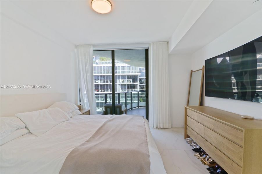 Furnished interior view inside a new home in Alana Bay Harbor Islands, Bal Harbour (Image 7).