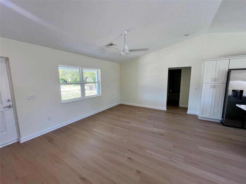 Laminate floors throughout