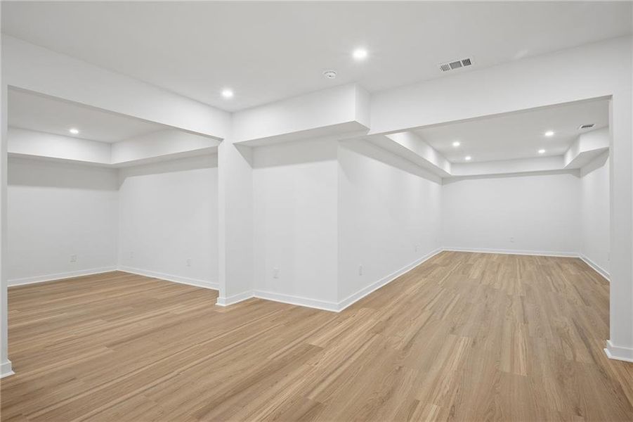Spacious, unfurnished interior of a new home in , Atlanta (Image 73).