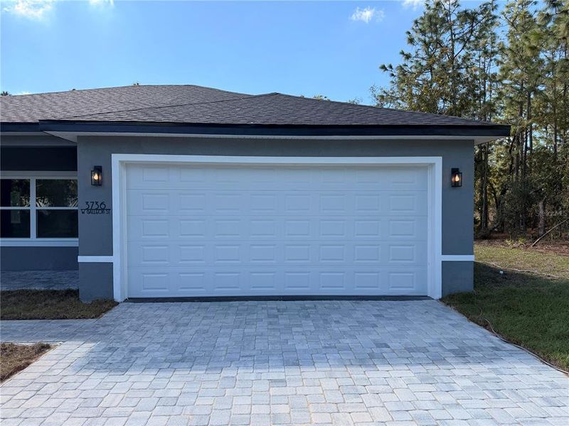 Exterior details and patio area of a home in , Dunnellon (Image 4). Exterior details and patio area of a home in , Dunnellon (Image 4).