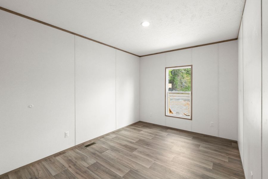 Spacious, unfurnished interior of a new home in , Holly Hill (Image 22).