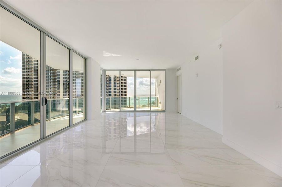 Spacious, unfurnished interior of a new home in , Sunny Isles Beach (Image 17).