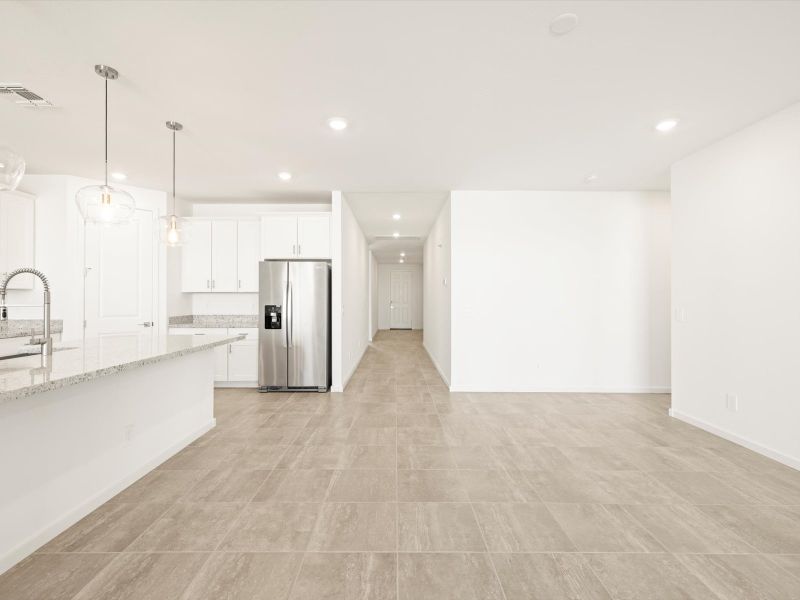 Spacious, unfurnished interior of a new home in Anthem at Merrill Ranch Reserve Series, Florence (Image 8).
