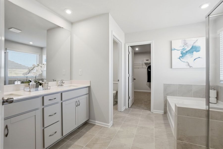 Furnished interior view inside a new home in Waxhaw Landing, Monroe (Image 14).